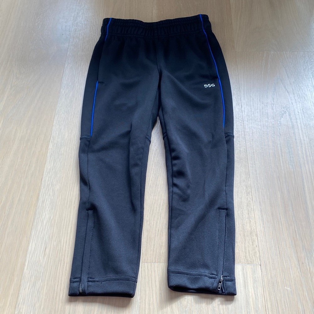 Boys basketball pants size 4-5 zippered bottom